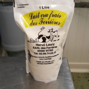 Lait cru frais en poche